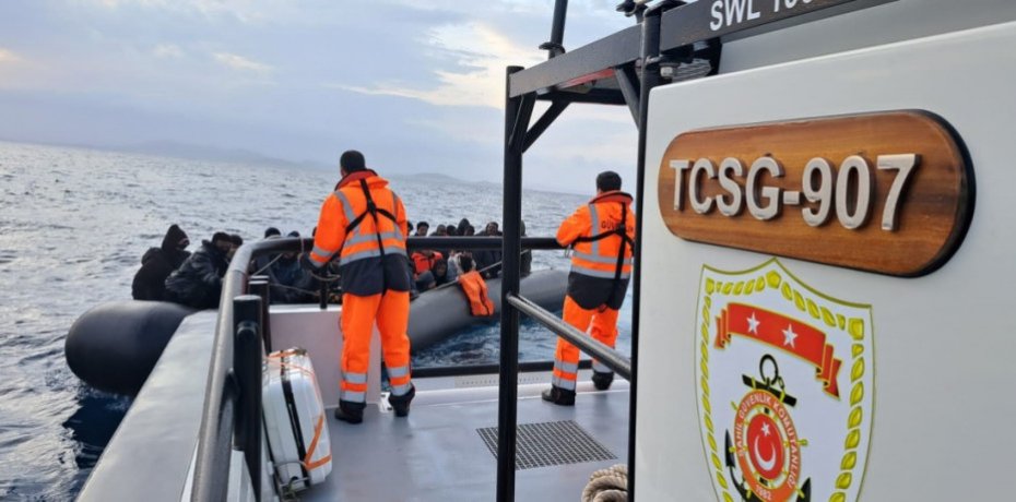 Ayvalık açıklarında 59 düzensiz göçmen kurtarıldı