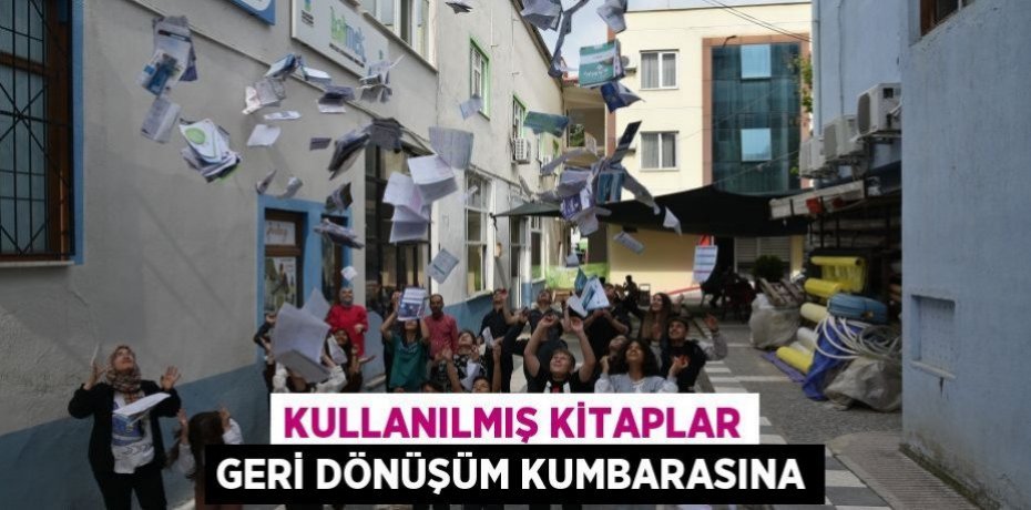Kullanılmış kitaplar geri dönüşüm kumbarasına