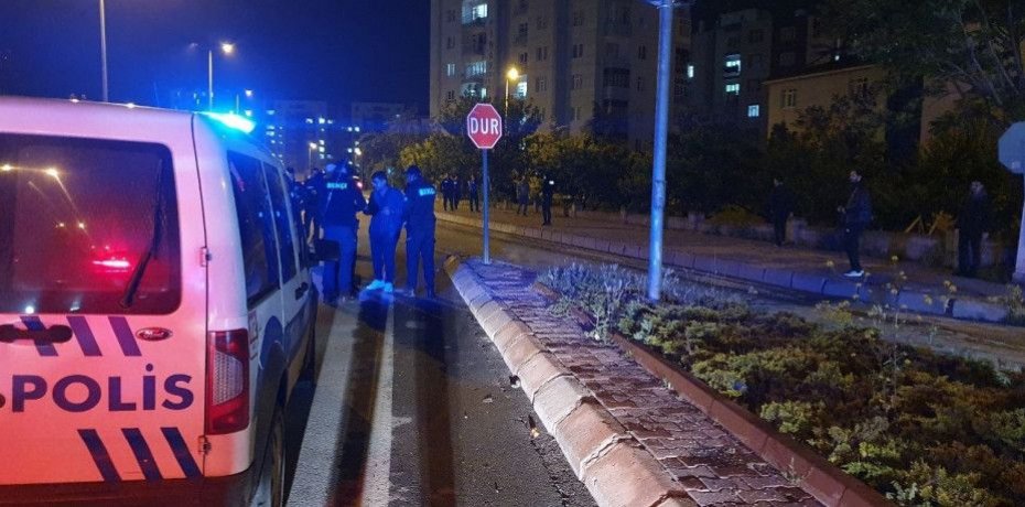 TRAFİKTE TARTIŞTIĞI KİŞİ TARAFINDAN POMPALI TÜFEKLE VURULDU