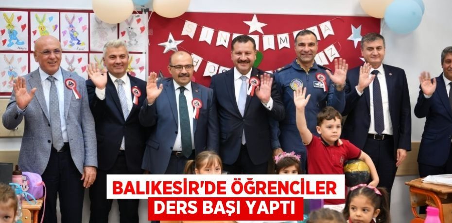 Balıkesir'de Öğrenciler Ders Başı Yaptı