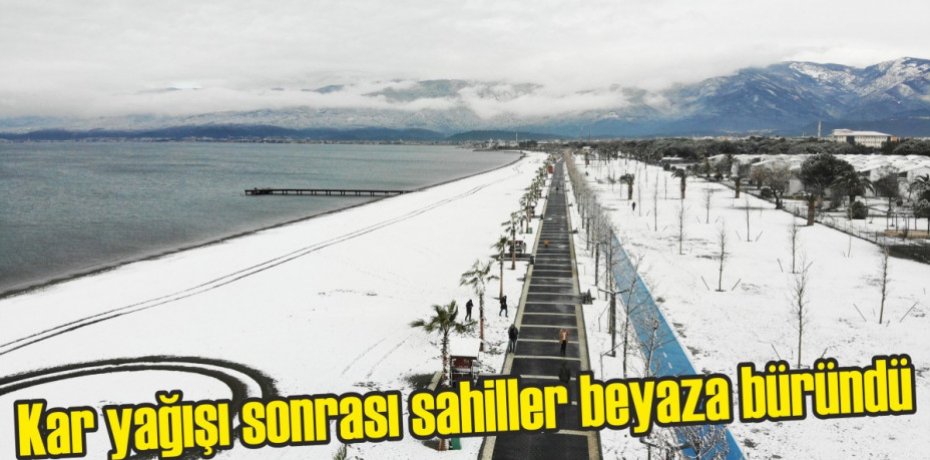 Kar yağışı sonrası sahiller beyaza büründü
