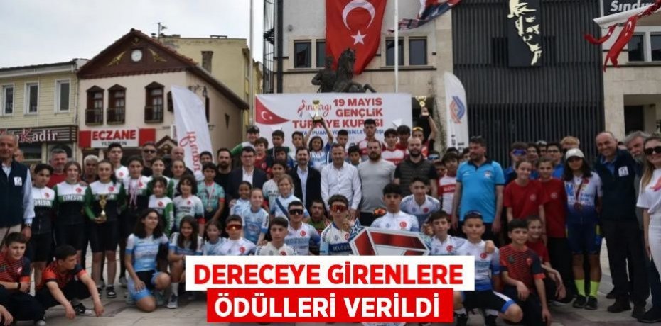 DERECEYE GİRENLERE ÖDÜLLERİ VERİLDİ