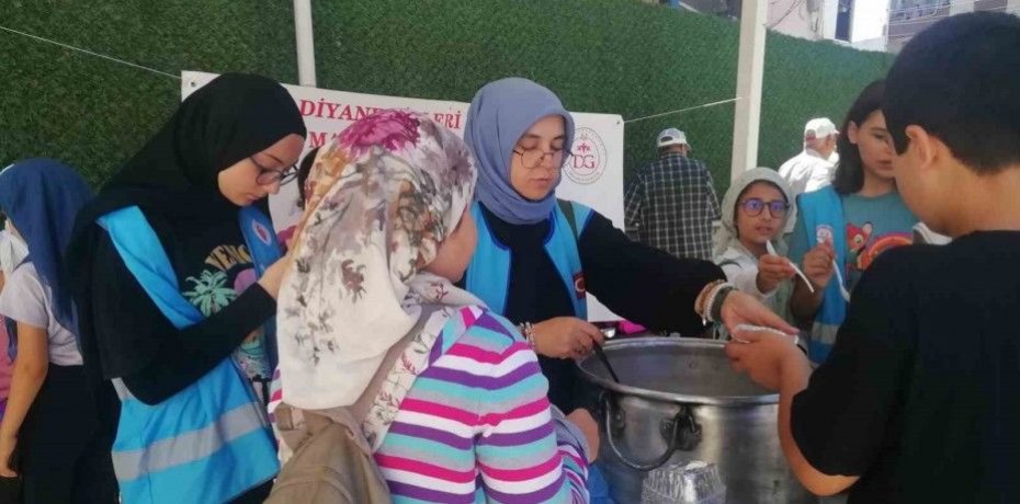 DİYANET GENÇLİK MERKEZİNDEN AŞURE HAYRI